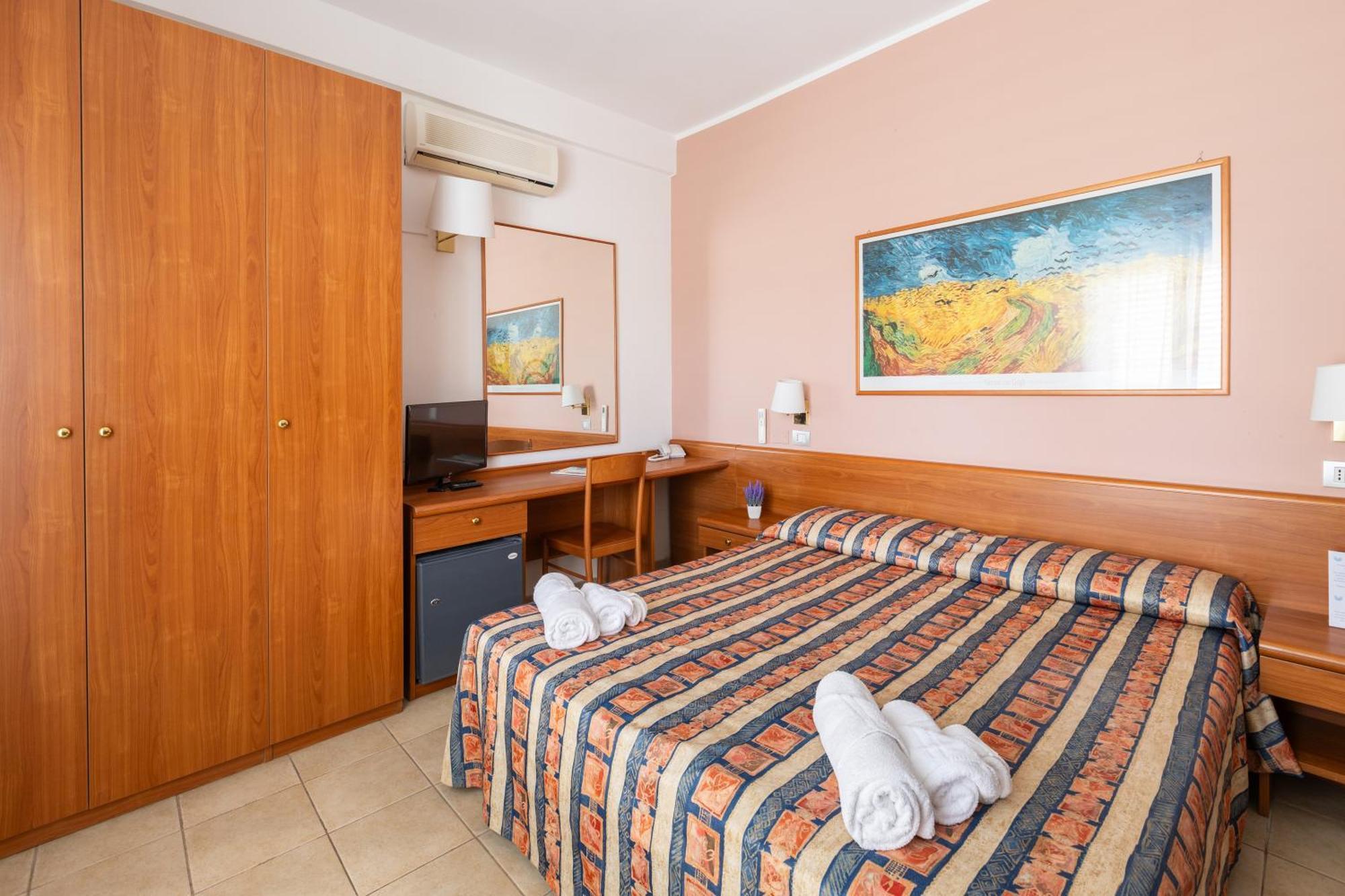 Hotel Palme Gemelle Vieste Buitenkant foto