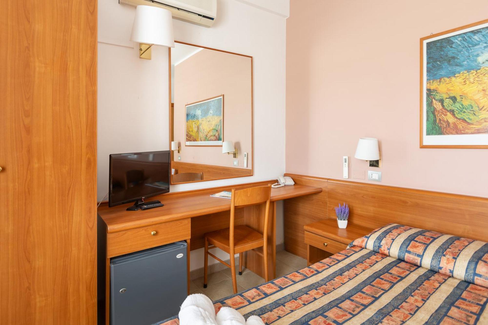 Hotel Palme Gemelle Vieste Buitenkant foto