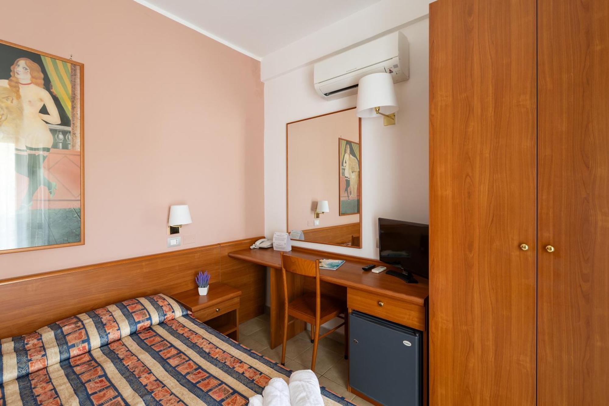 Hotel Palme Gemelle Vieste Buitenkant foto